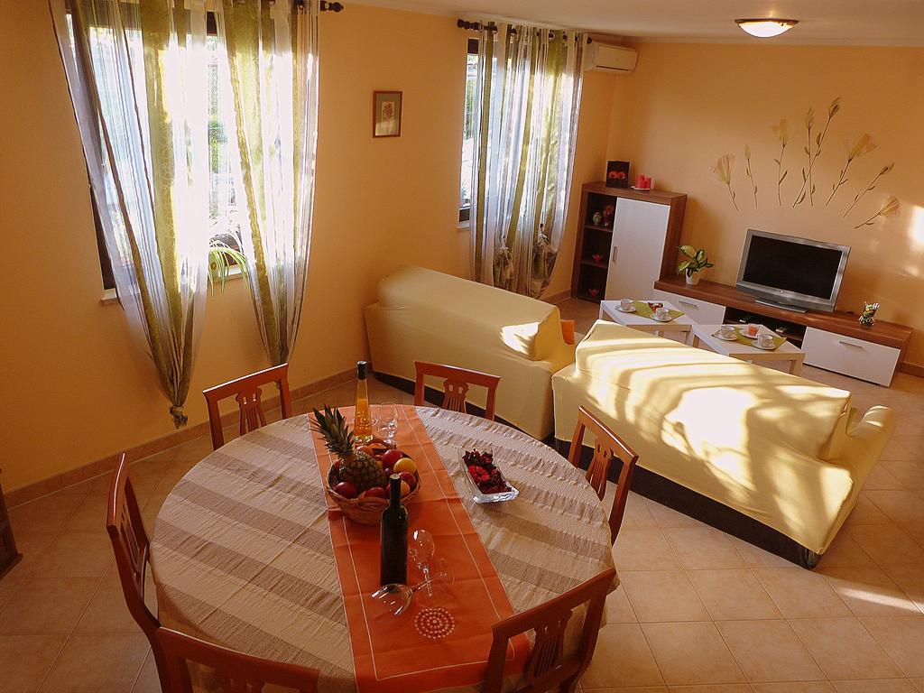 Apartment Oliva Pola Esterno foto